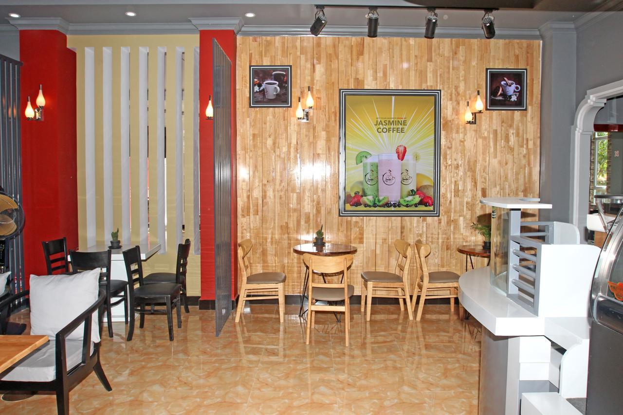 Jasmine Hotel& Sky Bar Battambang Eksteriør billede