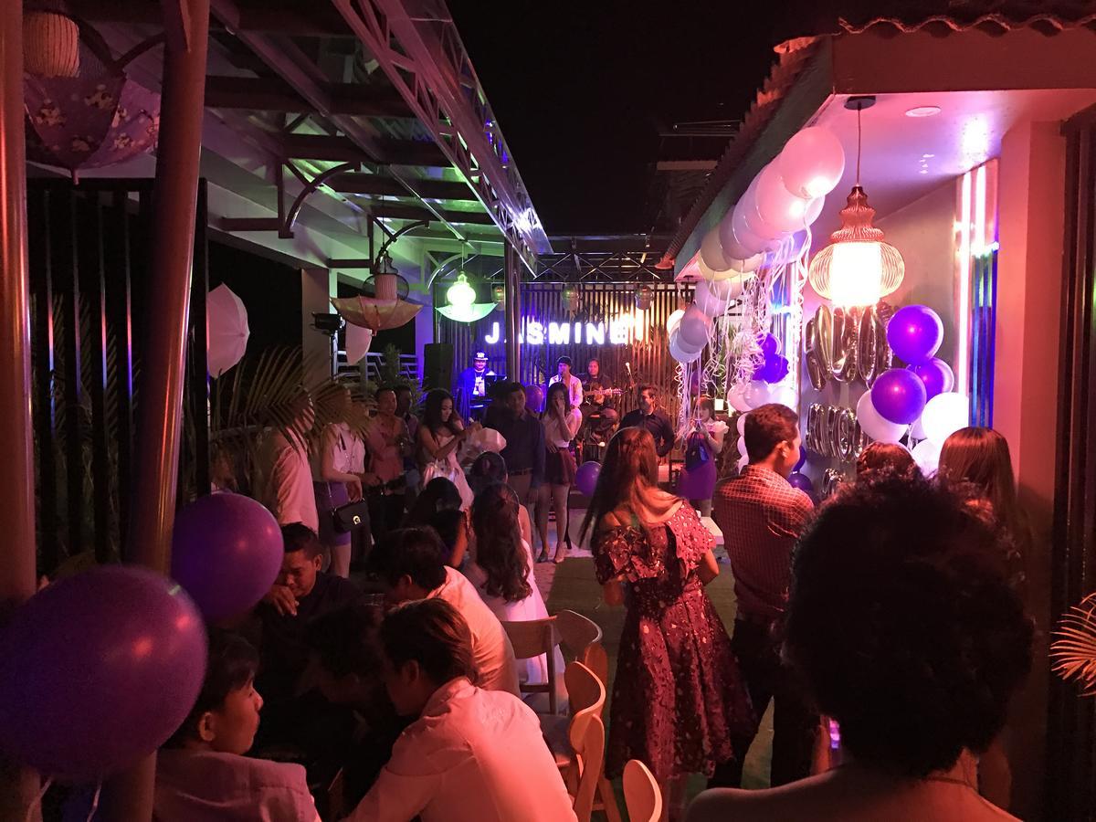 Jasmine Hotel& Sky Bar Battambang Eksteriør billede